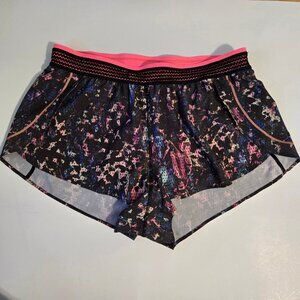 EUC Sz 8 Lululemon Split Second short
